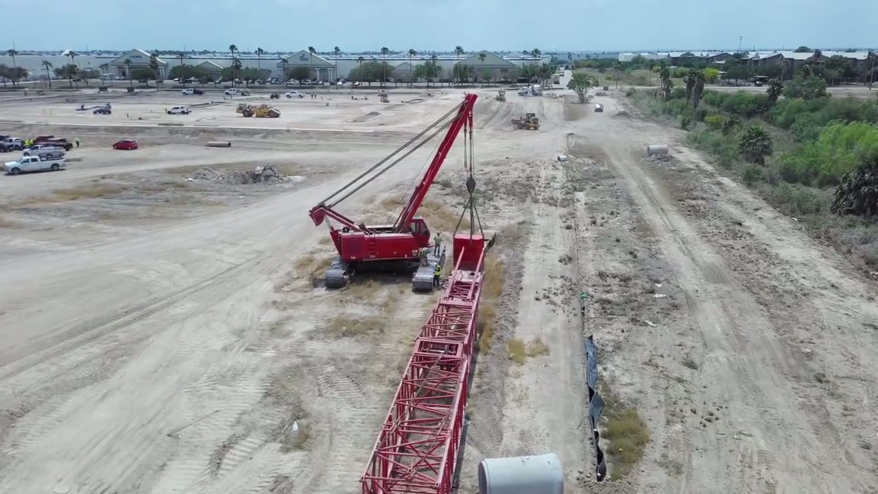 Crane operations on a 7S Erectors job site